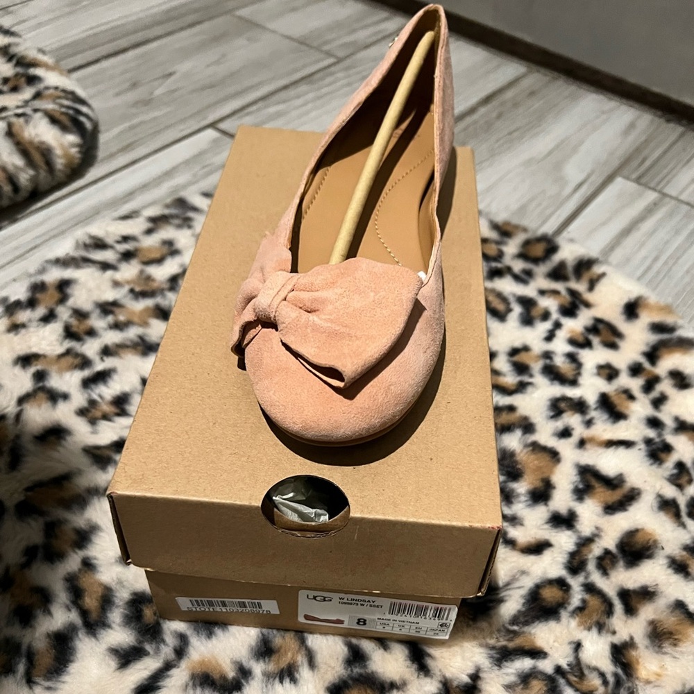 Suede Ugg peach pink flats 
Never worn 
8